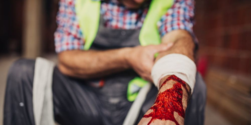 Managing External Bleeding: Recognizing Severity and Delivering First Aid