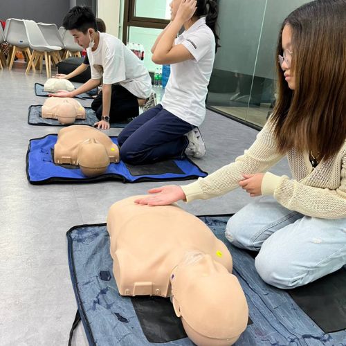 AHA CPR AED course international certificate